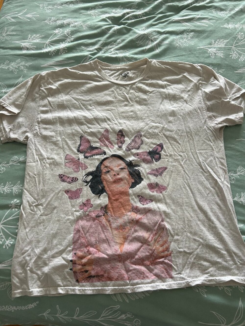 Olivia Rodrigo SOUR tour t-shirt